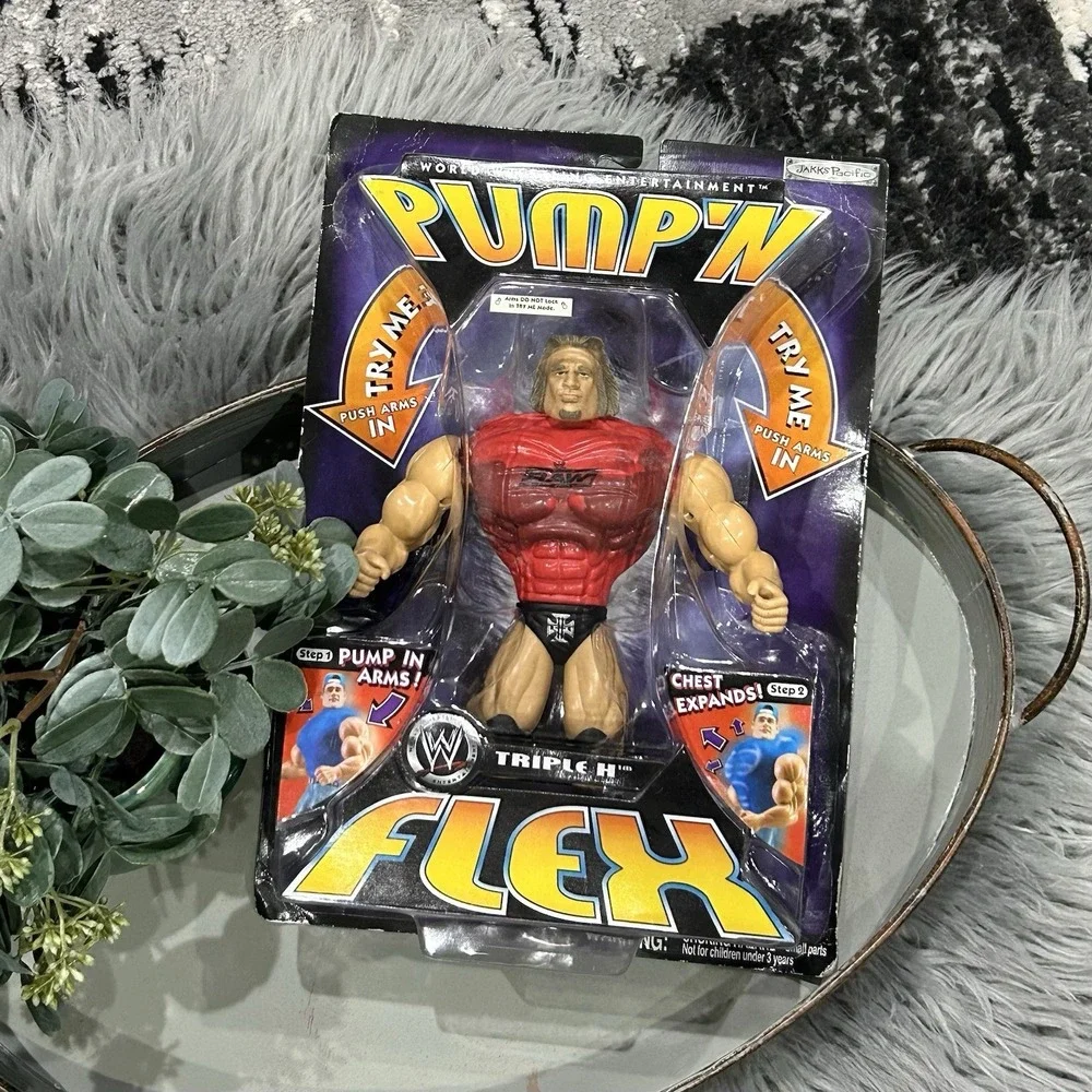 WWE Pump 'n Flex‎ Triple H Wrestler 2004 Jakks Action Figure NIB